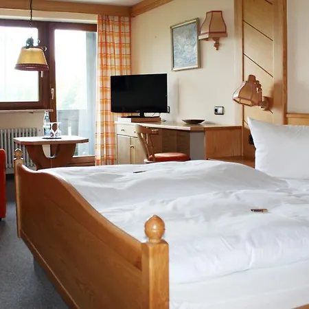Berghotel Maderhalm Garni 3*