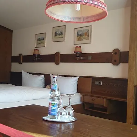 Maderhalm Garni Gasthof 3*